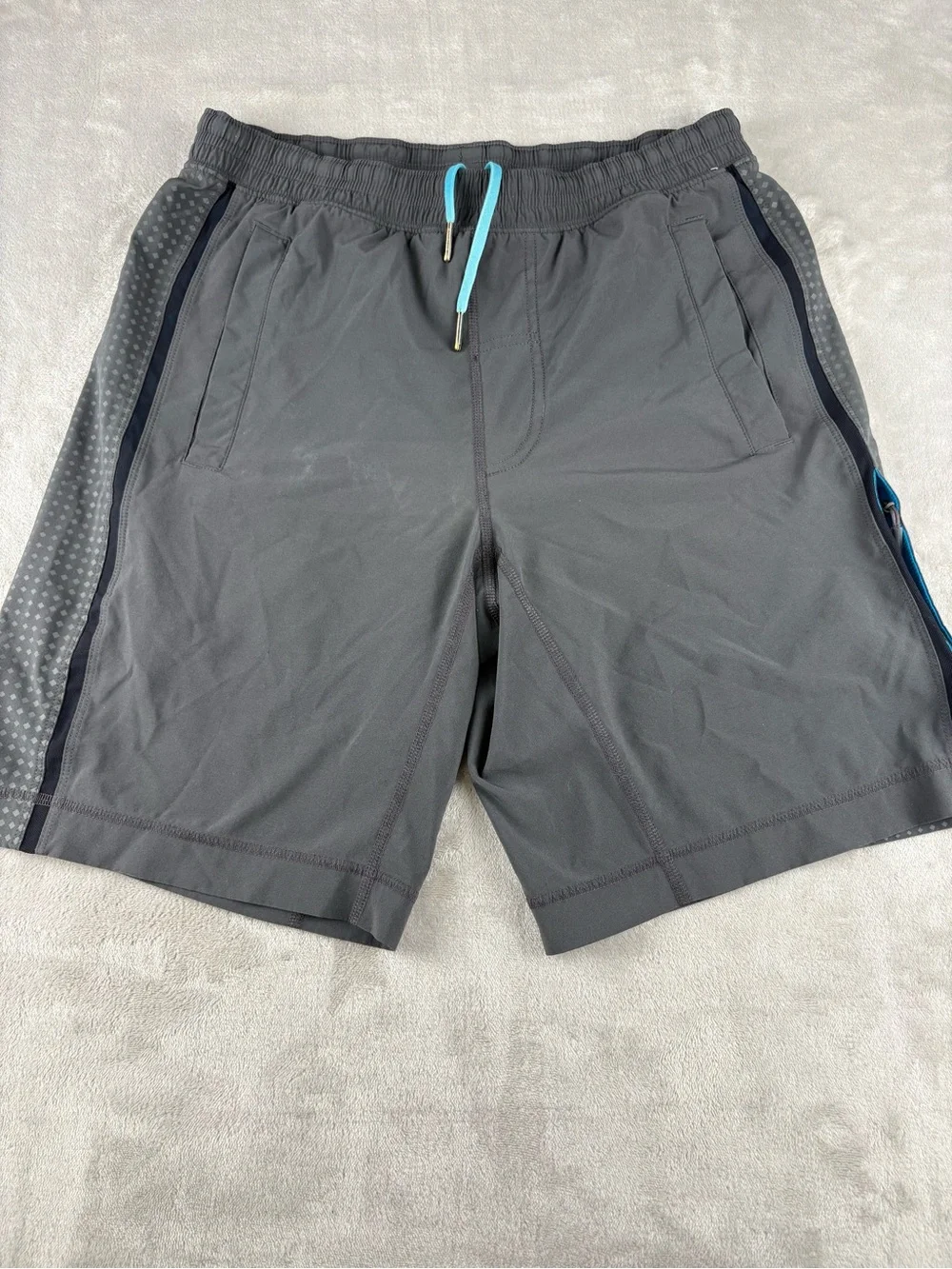 Lululemon Mens Athletic Shorts Gray Training Gym 7” Inseam Assumed Small